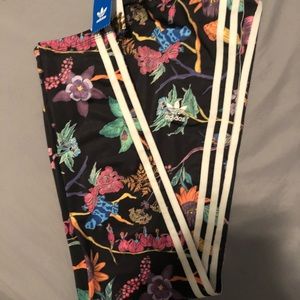 Adidas floral leggings brand new.